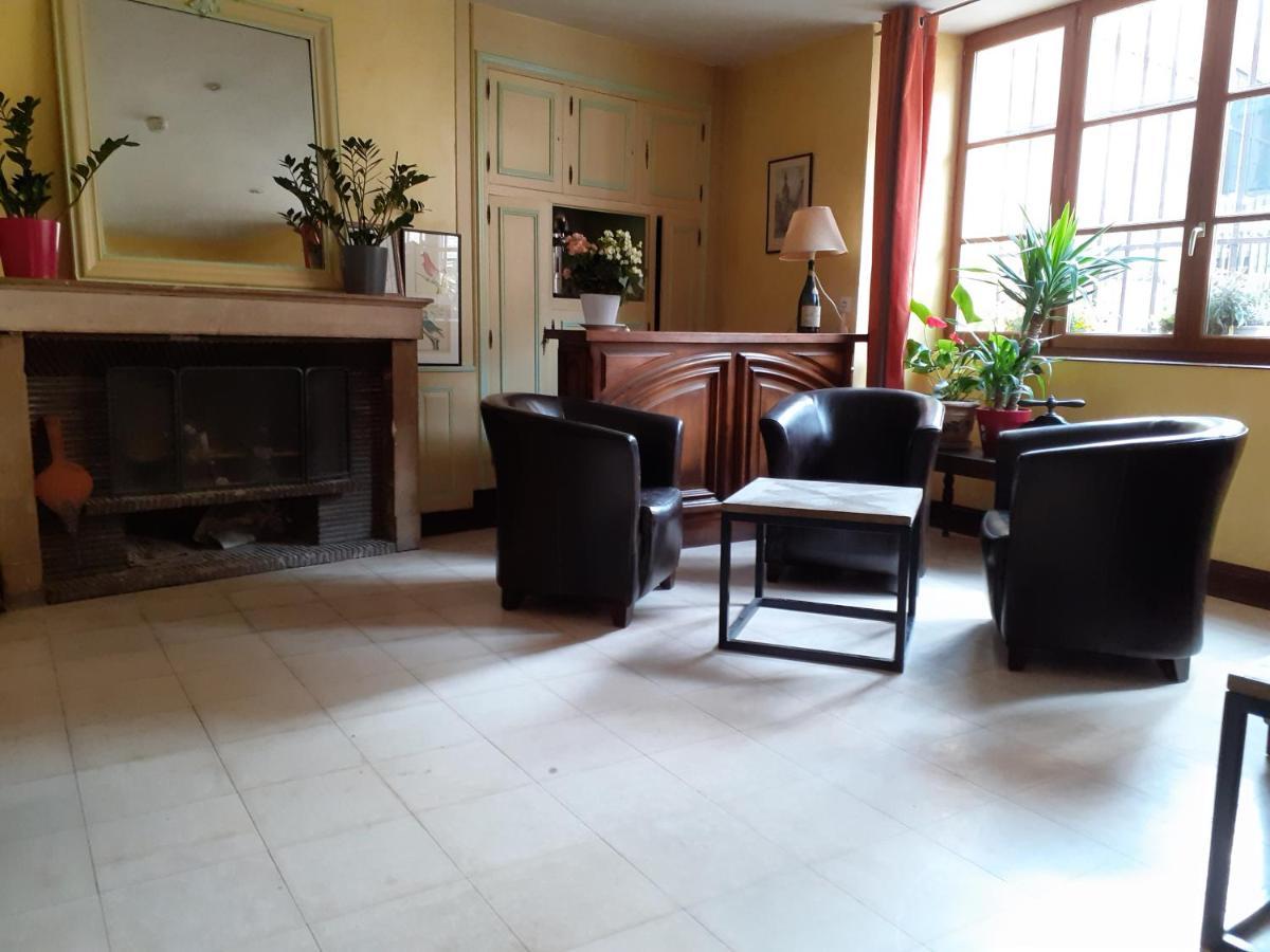 Logis Hotel Restaurant De L'Ecu Montbard Eksteriør bilde