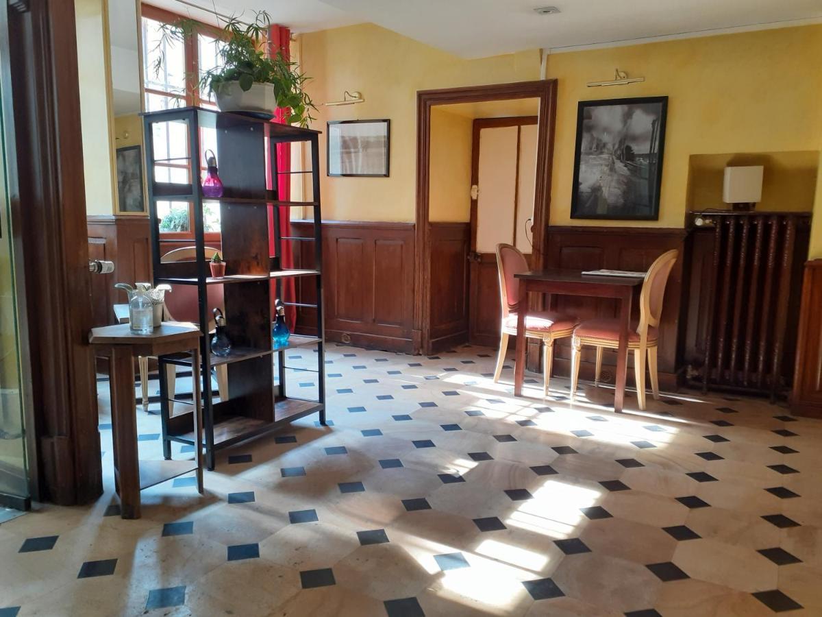 Logis Hotel Restaurant De L'Ecu Montbard Eksteriør bilde